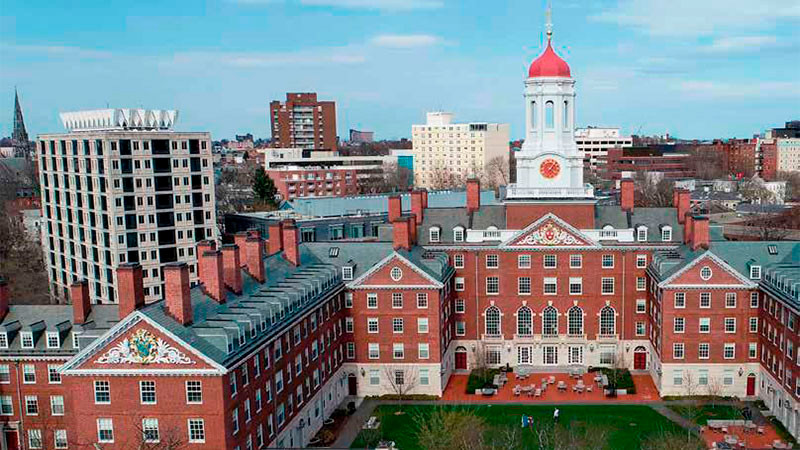 Gobierno de Trump prohíbe a Harvard matricular estudiantes extranjeros 