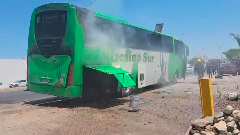 Se incendia autobús que transportaba a 47 jornaleros en Hermosillo, Sonora 