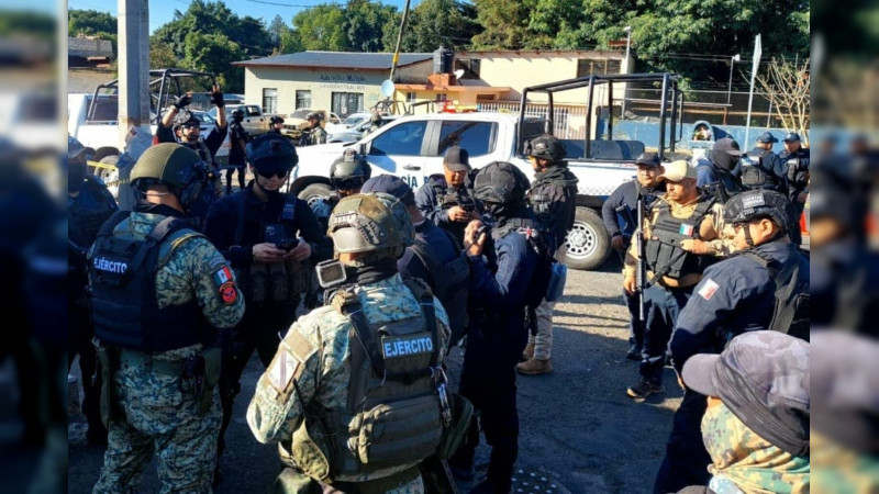 Reportan dos policías muertos en balaceras en Tingüindín, Michoacán: Bloqueos en carreteras Zamora - Los Reyes y Buenavista - Los Reyes 