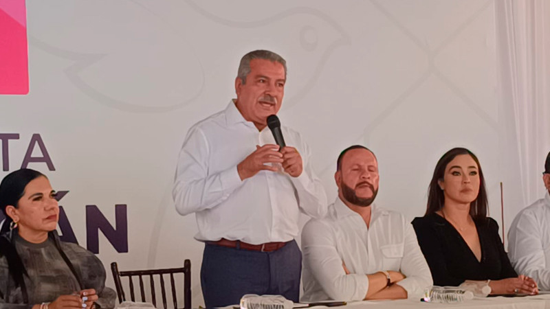 Ex diputados locales y ex ediles del PRD respaldan a Raúl Morón Orozco  