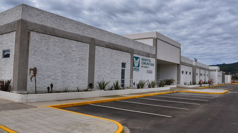 Hospital de Arantepacua estará operando este año: Bedolla 