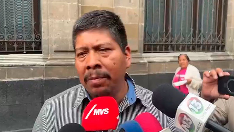 Piden padres de normalistas a Sheinbaum salida del fiscal del caso de Ayotzinapa 