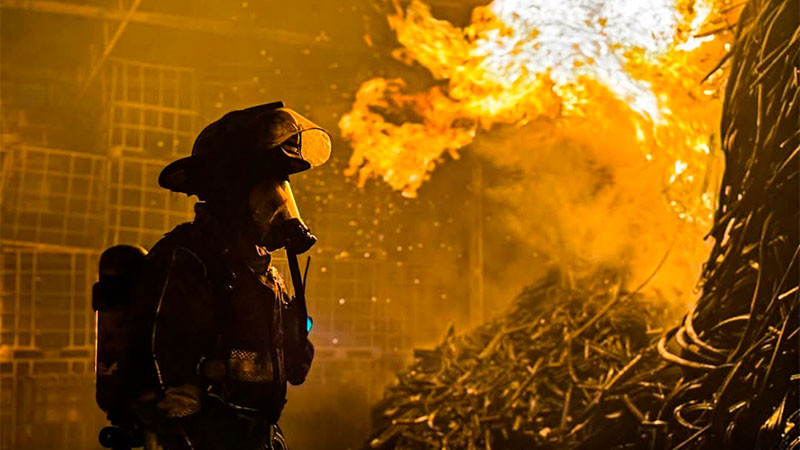 Queda controlado al 100% el incendio de la bodega de caucho de San Juan del Río, Querétaro  