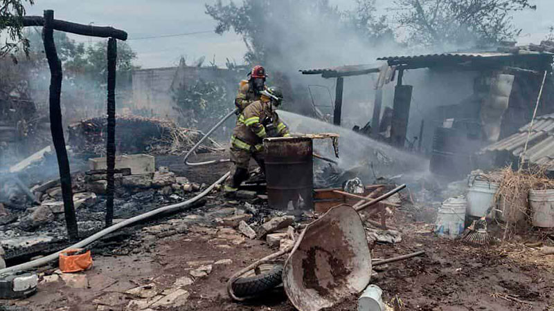 Se quema humilde vivienda en Morelia, Michoacán; solo hubo daños materiales 
