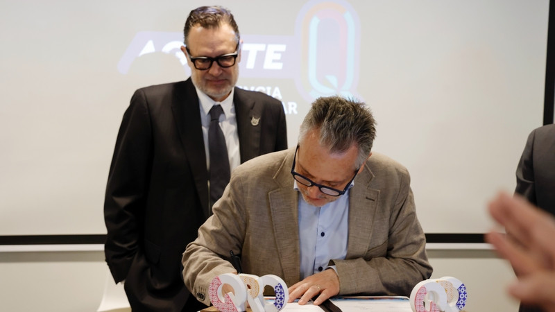 Firma Mauricio Kuri, gobernador de Querétaro, convenio con Ávoris Travel School 