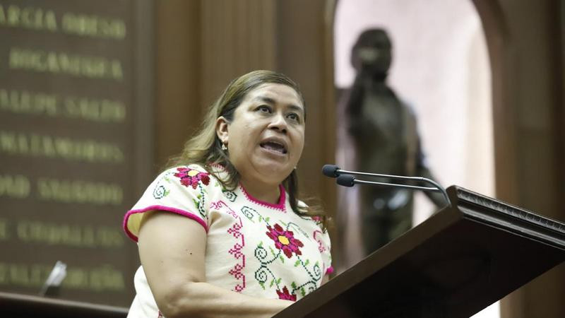 Desde el pleno, Belinda Iturbide exhorta a la FGE para que se atienda a personas víctimas de estafas bancarias telefónicas y digitales   