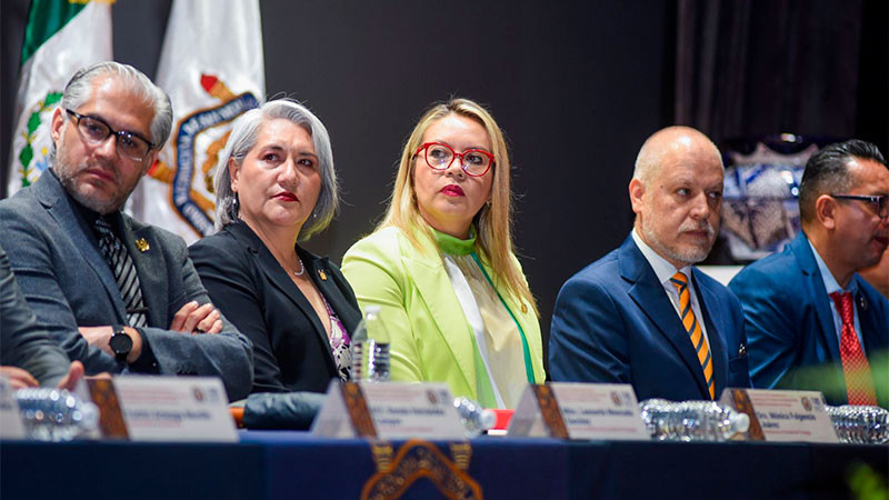 Vamos con paso fuerte y firme por más logros en la UMSNH: Yarabí Ávila 