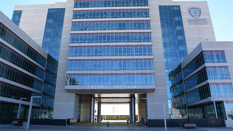 Evacuan edificio del Tribunal Superior de Justicia de Chihuahua por amenaza de bomba 