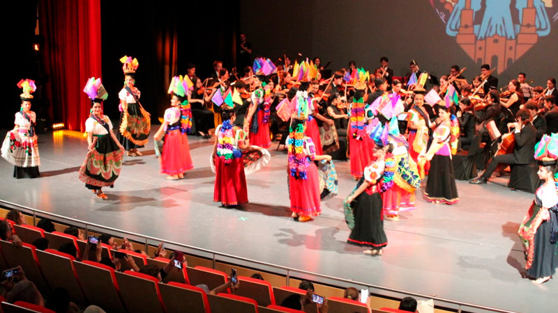 “El Latir de tu Tierra” hizo vibrar el Teatro Matamoros con música, baile y tradición 