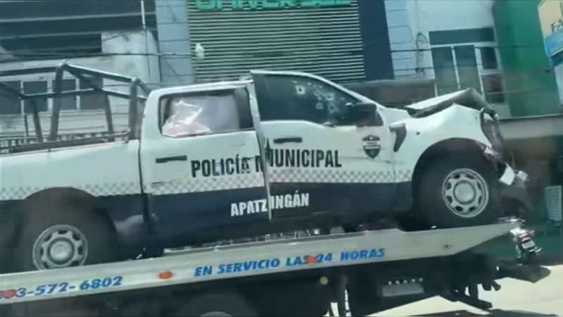 Identifican a comandantes de la Policía Municipal emboscados en Apatzingán, Michoacán: Uno murió 
