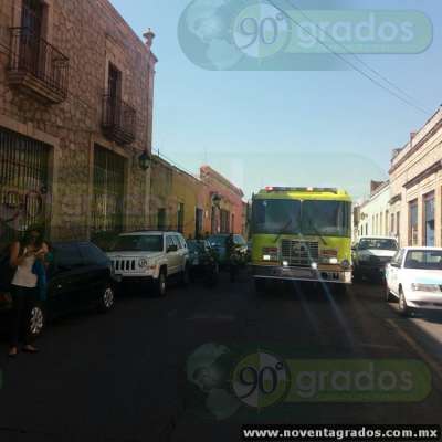 En pleno Centro Histórico de Morelia se incendia tienda de ropa - Foto 1 