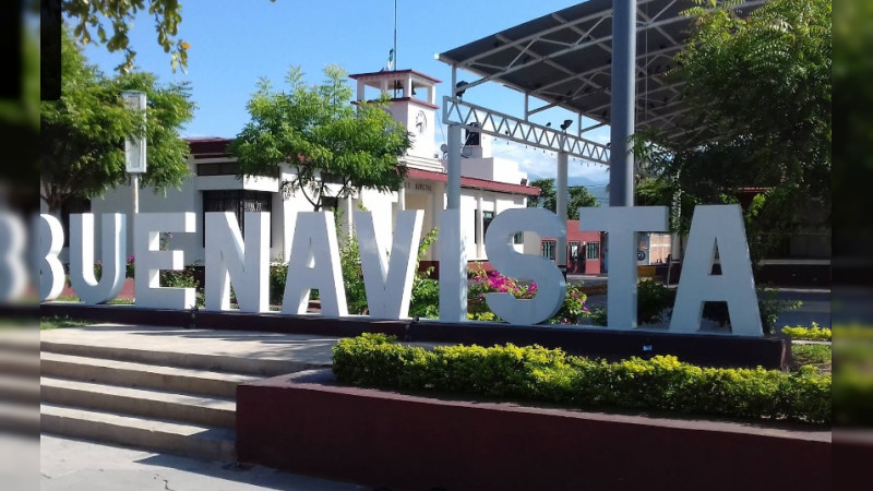 Aparece manta de Jalisco a 500 metros de la Presidencia de Buenavista, Michoacán: Van contra vendedores de sustancias y cobra cuotas  