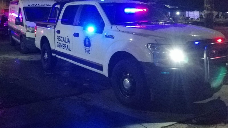 Grupo armado balea a tres jóvenes en la plaza principal de la localidad Quinceo, en Paracho, Michoacán: Un muerto y dos heridos 