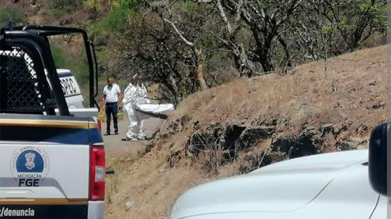 Encuentran cadáver en estado de descomposición en Salvador Escalante, Michoacán 