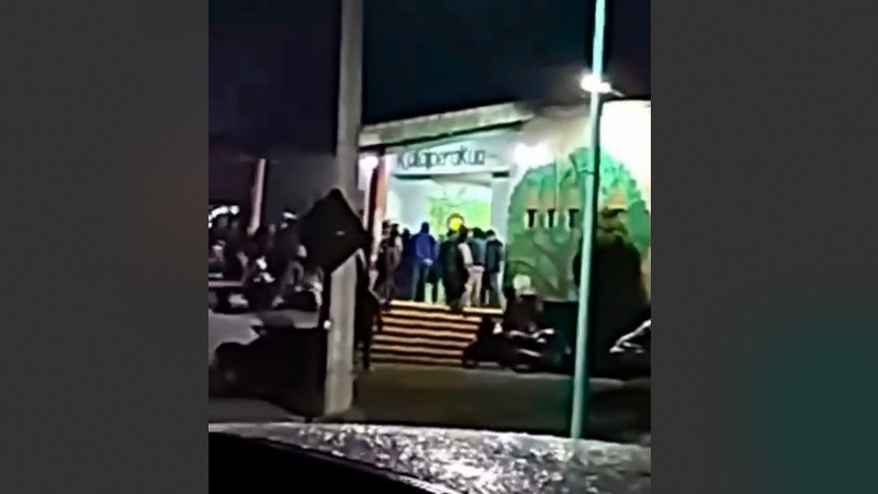 Se levantan habitantes de Cherán, Michoacán en protesta por muerte de comerciante 