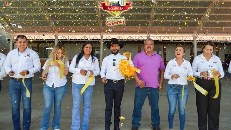 Inaugura Humberto Jiménez obras en casa de cultura en Los Reyes 