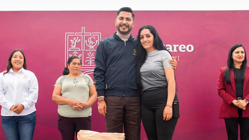 El Gobierno Municipal de Huandacareo entrega 120 toneladas de cemento gratuitas en apoyo a las familias del municipio 