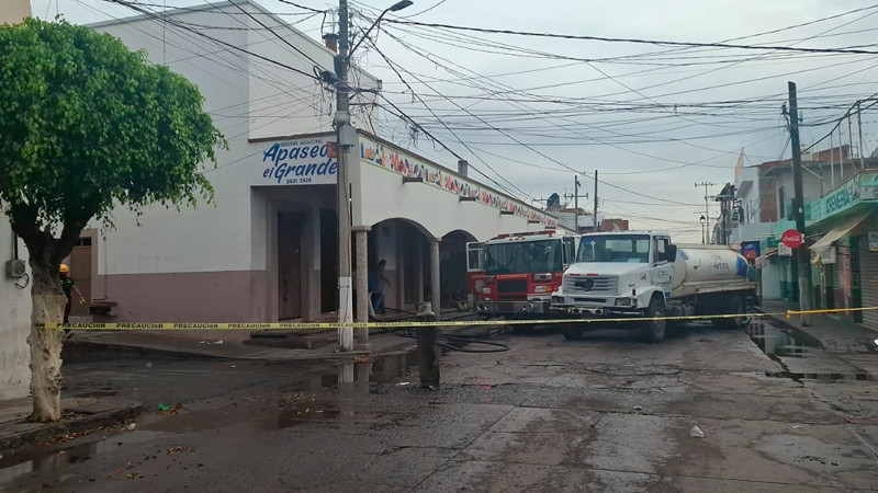 Se incendia el mercado municipal de Apaseo el Grande, Guanajuato 