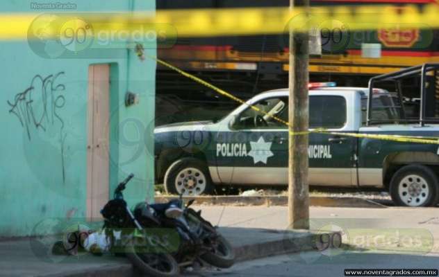 Asesinan desde vehículo en movimiento a joven motociclista, en Salvatierra 