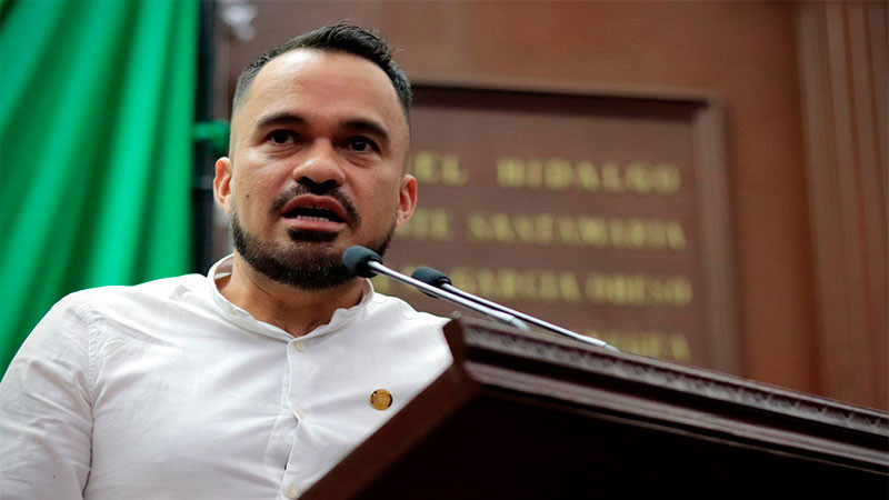 A propuesta de Hugo Rangel, 76 Legislatura exhorta a autoridades para que garanticen operatividad de bebederos escolares 