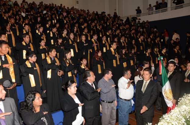 Concluyen la educación media alumnos de la preparatoria Isaac Arriaga, en Morelia - Foto 1 