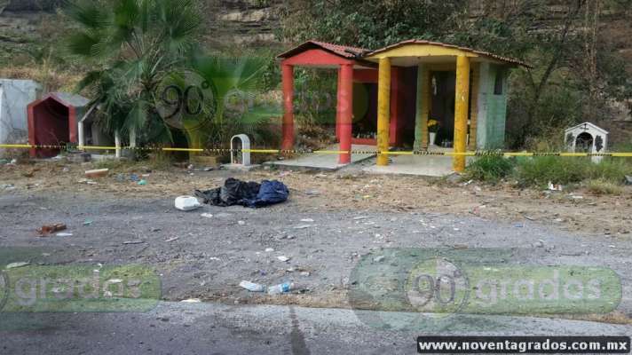 Cubierto con bolsas es localizado el cadáver de un hombre en Múgica, Michoacán - Foto 1 