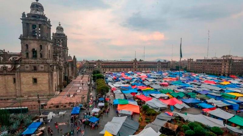 Sección 22 de la CNTE abandona el Zócalo; anuncia que llegará otro contingente 
