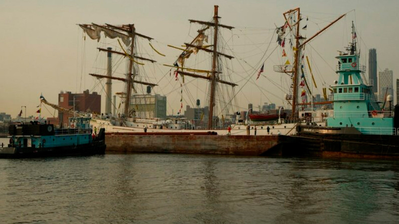 Remolcan Buque Escuela Cuauhtémoc a Brooklyn; comenzará su reparación 