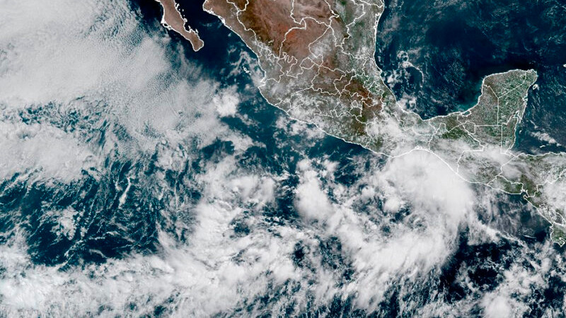 Efecto Fujiwhara amenaza costas mexicanas, alerta SMN 