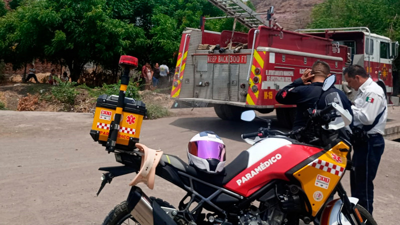 Ya está en funcionamiento: presidenta Fanny Arreola entrega moto paramédico a Protección Civil y Bomberos 