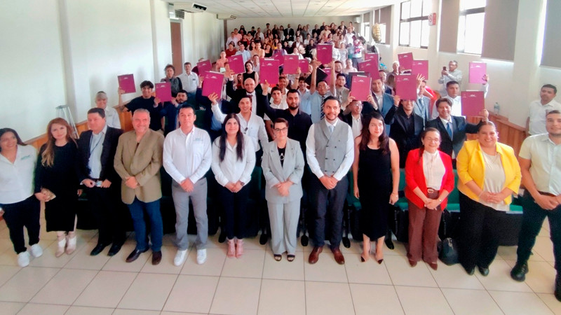 UTM entrega títulos a 79 nuevos Técnicos Superiores Universitarios 