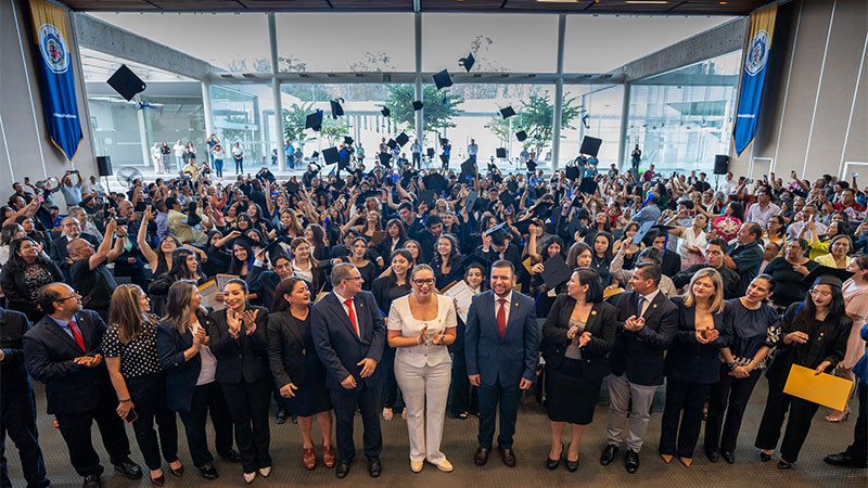 Yarabí Ávila llama a transformar el entorno, al entregar Pase por Excelencia; hito sin precedente en la UMSNH 