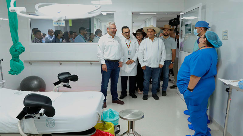 Se consolidan servicios de salud para Uruapan; recorre Bedolla hospital del IMSS 