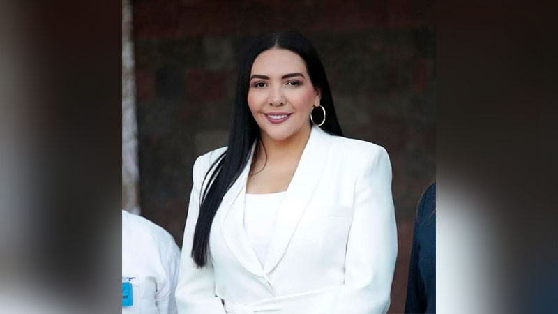 Adriana Campos Huirache reconoce a los padres michoacanos en su día 
