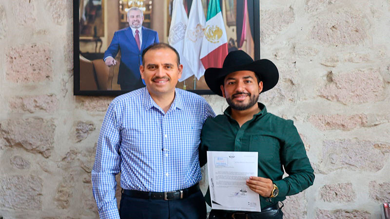 Humberto Jiménez gestiona líquido fumigante para combatir dengue ante el Gobierno del Estado 