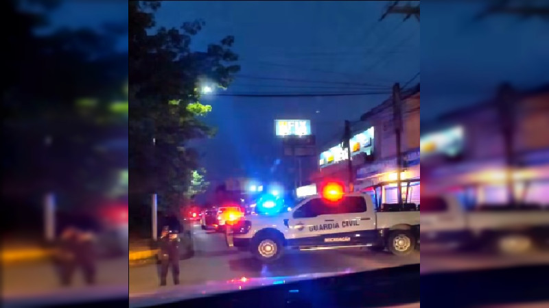Confirma FGE Michoacán tres civiles muertos y dos detenidos tras ataque de célula delictiva en Apatzingán: Aseguran armas y equipo táctico 