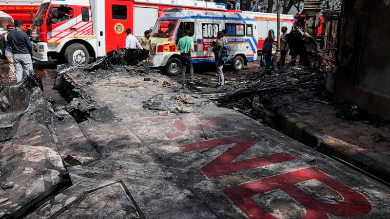 ¡Milagro! encuentran a un sobreviviente de accidente de avión en India 