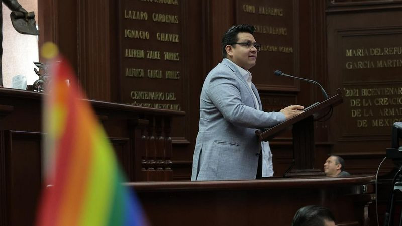 Presenta Toño Carreño iniciativa contra toda forma de discriminación por orientación sexual en Michoacán 