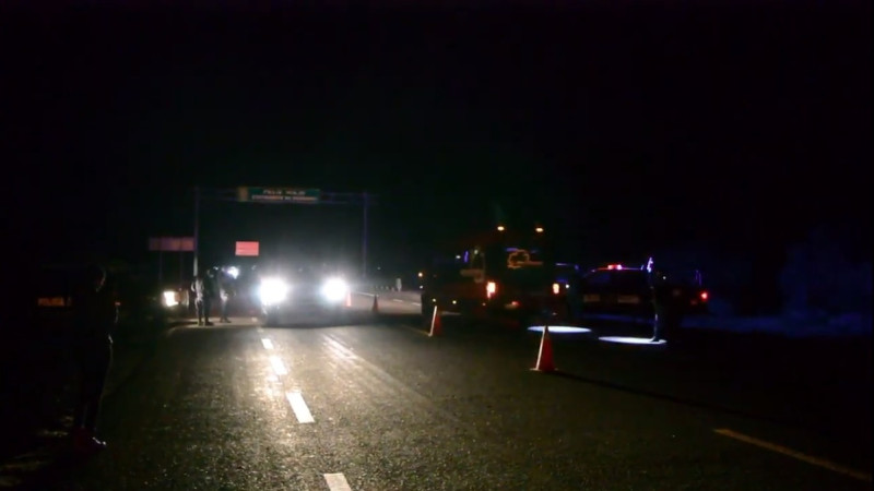 Se adueña crimen de la noche Zitácuaro y Tuzantla: Reportan balaceras, dronazos y retén carretero de criminales en el oriente de Michoacán 