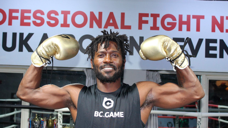 Autoridades buscan a Antonio Brown, ex estrella de la NFL por intento de homicidio 