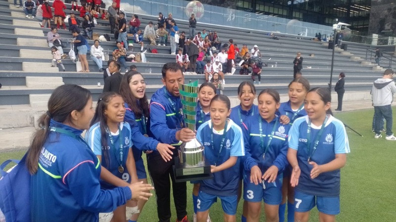 Diez alumnas de Tarimoro conquistan el Torneo Nacional de Fútbol Escolar y ponen en alto a Guanajuato 