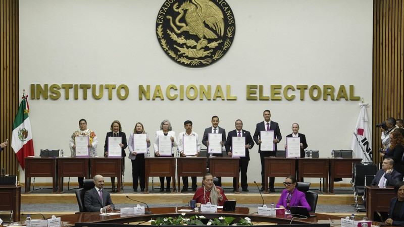 En votación dividida, INE valida elección judicial: entrega constancias de mayoría a nuevos ministros 