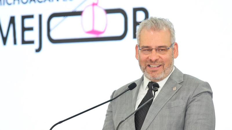 Hay personal suficiente para atender contingencias por lluvias: Bedolla 
