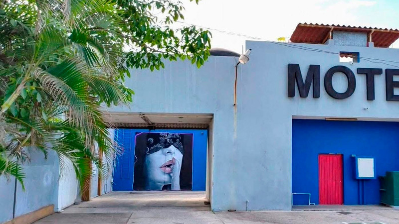 Ultiman con arma blanca a un hombre al interior de un motel en Lázaro Cárdenas, Michoacán 