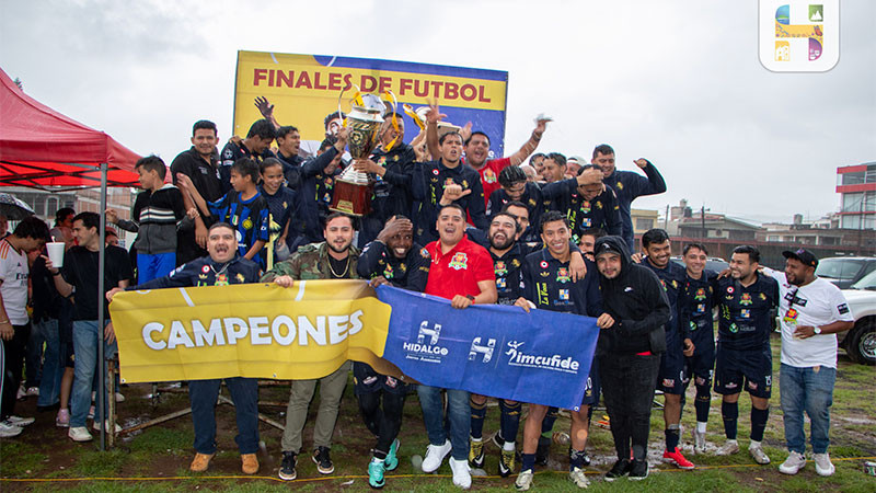 Realizan premiación en el Campeonato Municipal de Fútbol autoridades municipales y deportivas de Ciudad Hidalgo, Michoacán  