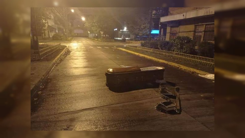 En la puerta de su casa dejan cadáver de joven que tenía semanas desparecido, en Guanajuato 