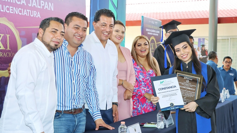 Egresados de la UT San Juan, factor de cambio para el desarrollo en la zona serrana: Fernando Ferrusca 