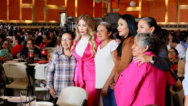 Celebra Diputada Belinda Hurtado Marín a las y los maestros del Distrito 12 de Hidalgo 