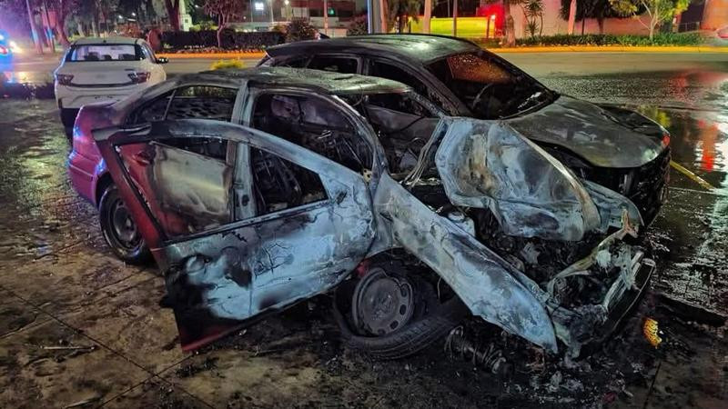 Dramático accidente en Morelia, Michoacán, deja tres vehículos calcinados; no hay víctimas  