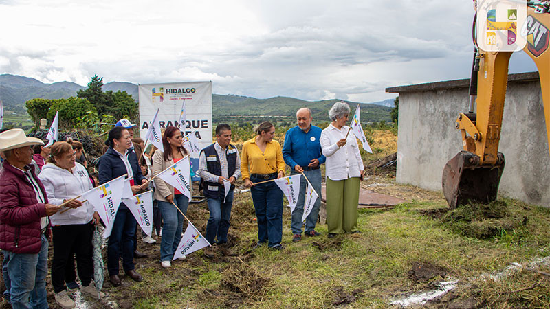 Inaugura Jeovana Alcántar la construcción de la línea de conducción de agua potable al tanque de almacenamiento de Las Grutas 